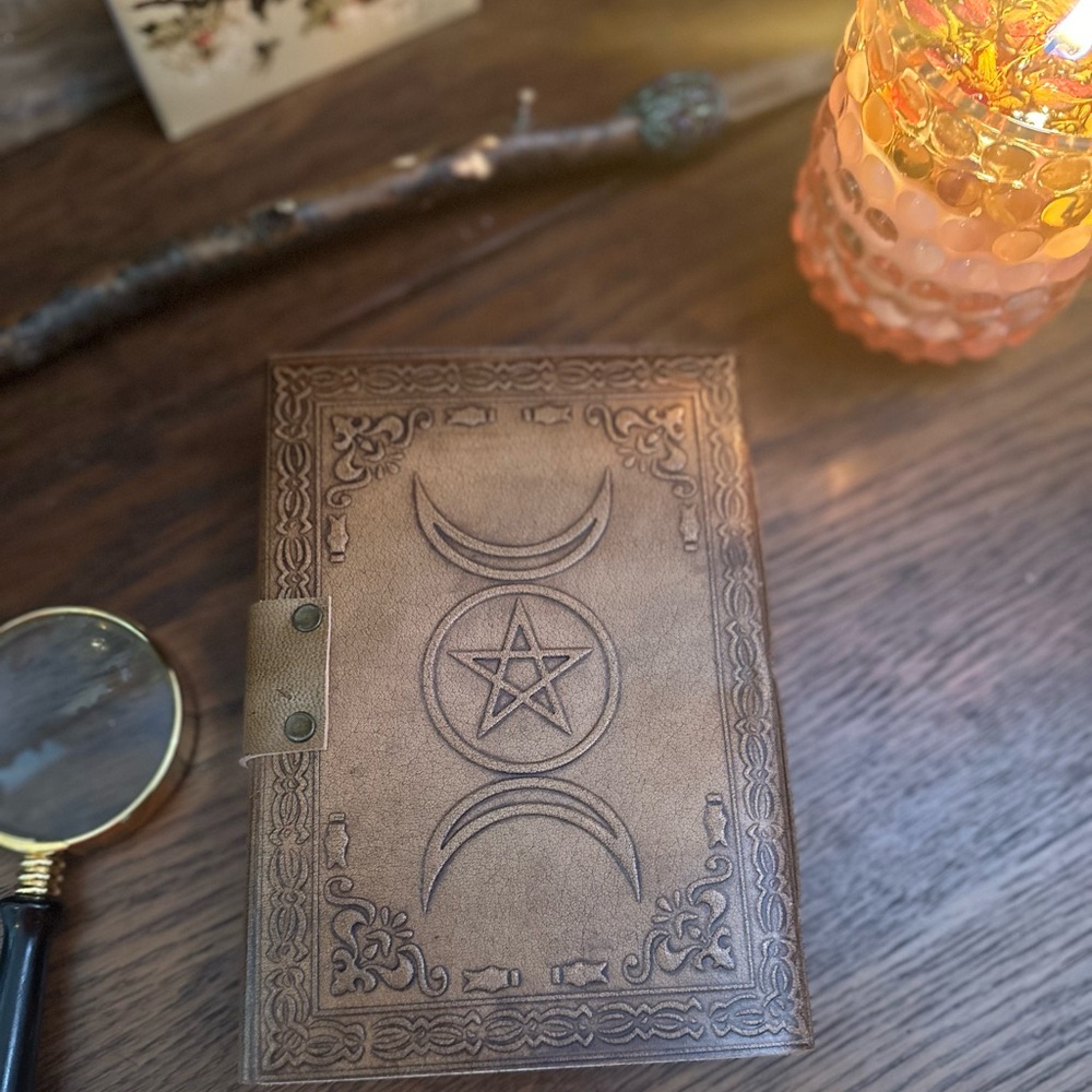 Leather bound Crystal embossed journal - Picture 2 of 7